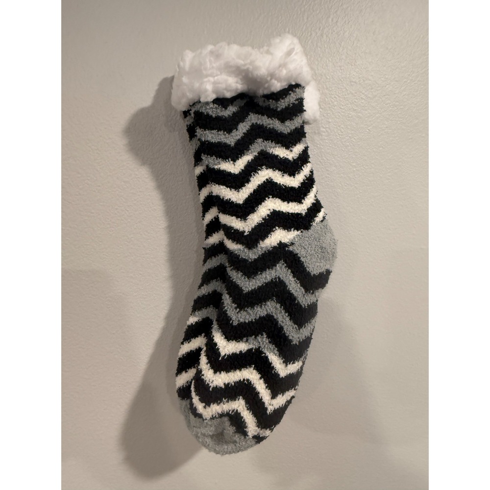 Cuddl Duds Lounge Socks‎ Women's 4-10 Black White Striped Faux Shearling Lined